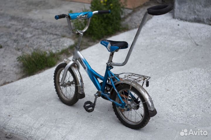 Детский велосипед Космос с родительской ручкой