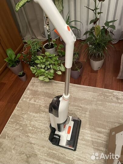 Пылесос вертикальный беспроводной ilife W90