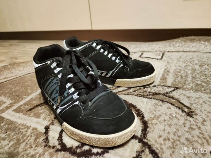 Кроссовки на роликах Heelys