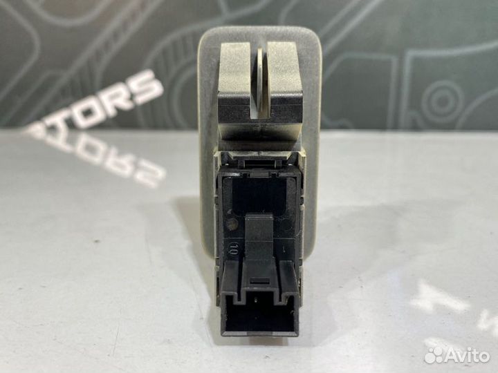 Кнопка стеклоподъемника Volkswagen Touareg 7L