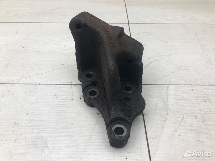 Кронштейн двигателя Jaguar X-Type 1 2004