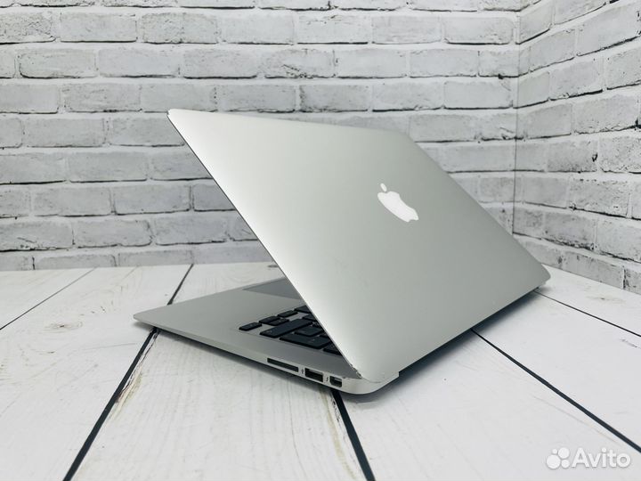 Макбук Apple MacBook Air 13