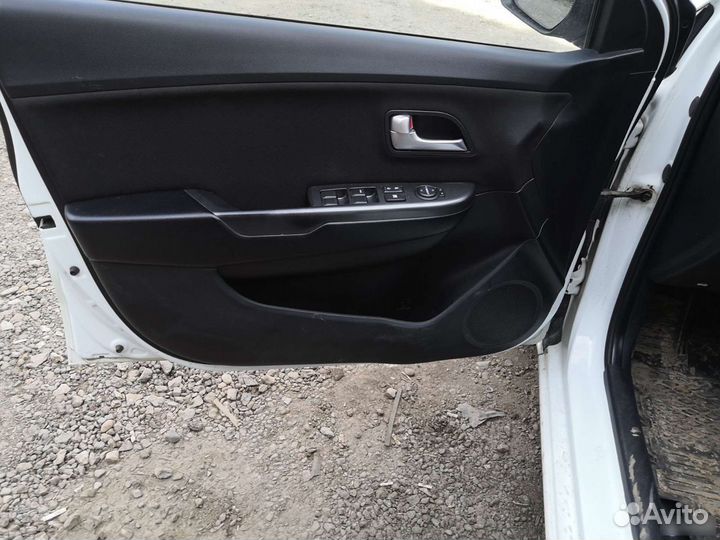 Комплект дверных карт Киа Рио