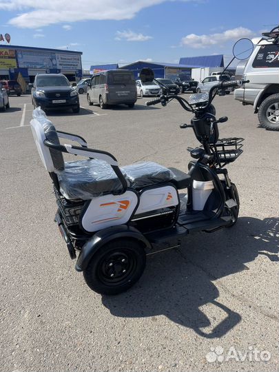 Электрический трицикл новый