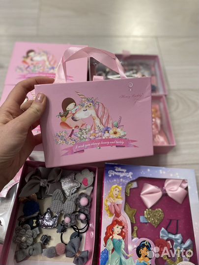 Набор аксессуаров для волос.резинки заколки