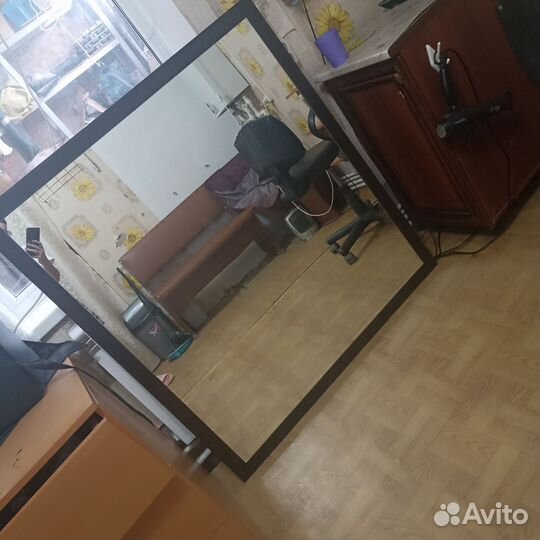 Зеркало настенное в раме бу