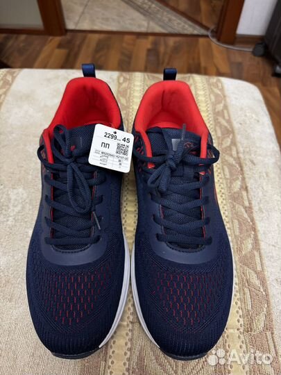 Кроссовки мужские 45