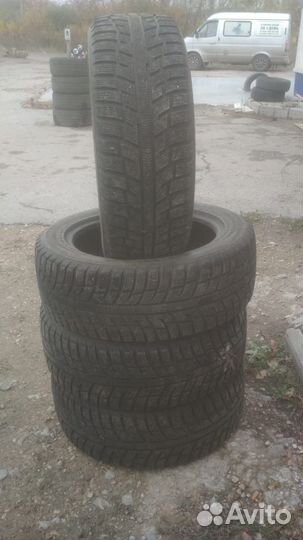 Kumho I'Zen KW22 215/55 R17
