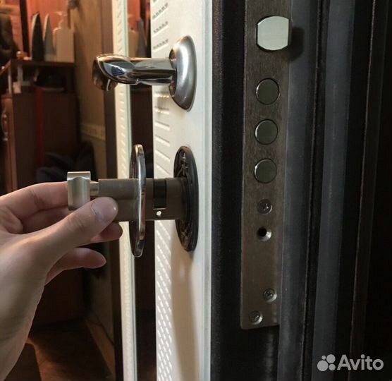 Вскрытие замков / Вскрытие авто / Замена замков