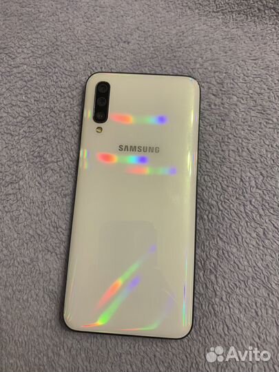 Телефон Samsung galaxy а50