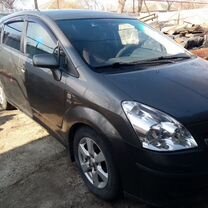 Toyota Corolla Verso 2.0 MT, 2004, 350 000 км, с пробегом, цена 750 000 руб.