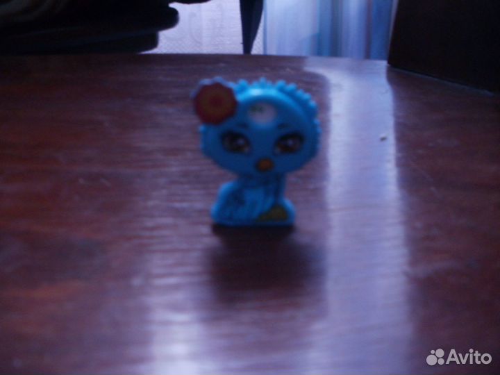 Много киндер -игрушек