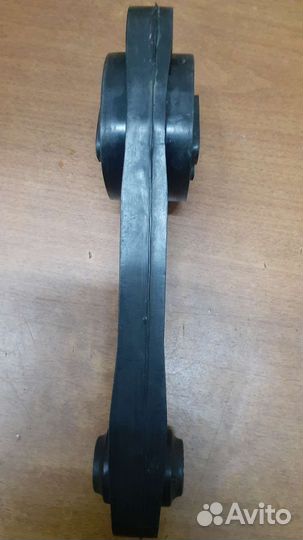 Опора двигателя задняя Рено Дастер новая