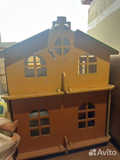 Большой кукольный домик