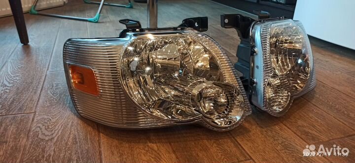 Ford Explorer IV фара