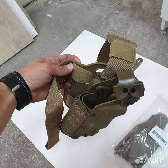 Кобура на бедро универсальная под крупный пистолет