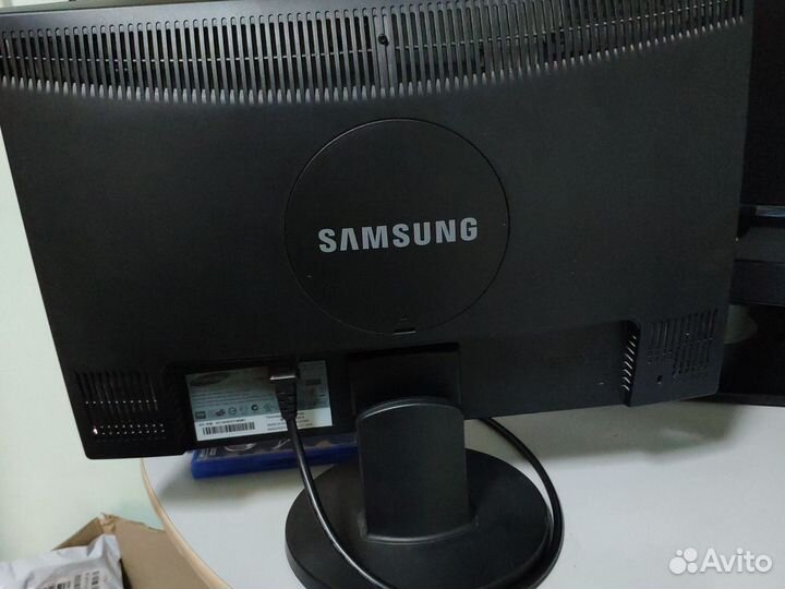 Монитор Samsung