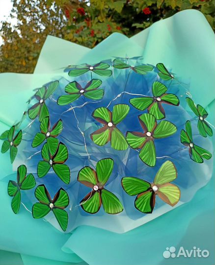 Букет из 25 бабочек со стразами