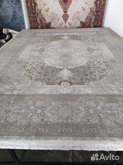 Шикарный иранский ковёр.Размер 3 на 5