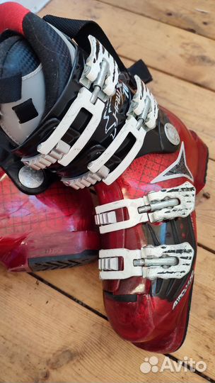 Горнолыжные ботинки atomic
