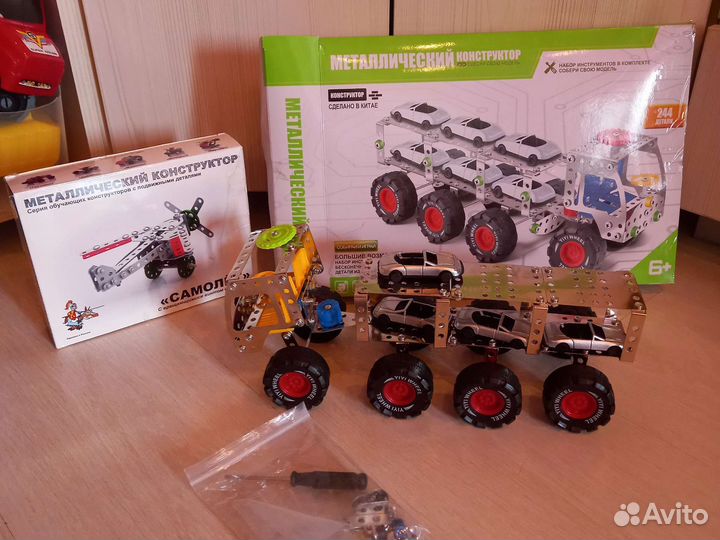 Железный конструктор автовоз и самолёт