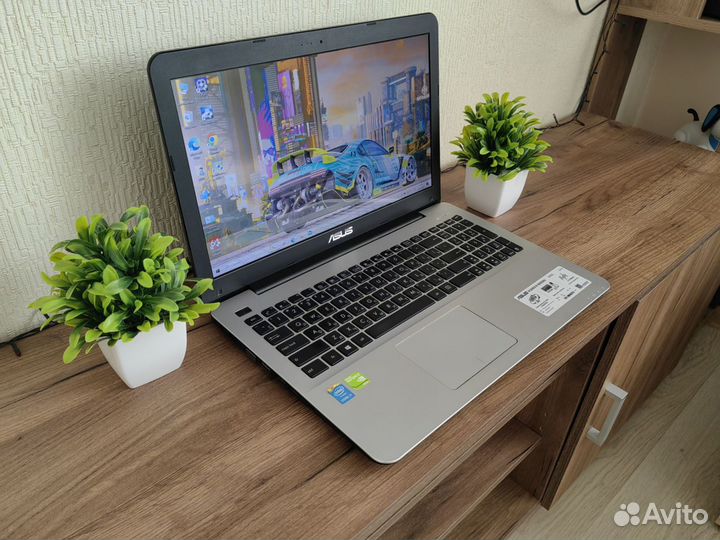 Asus i7 / 8 gb / SSD 256
