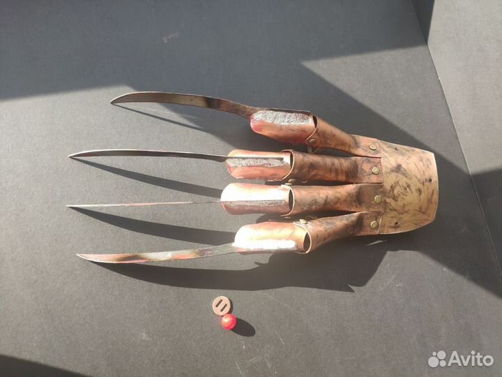 Перчатка Фредди Крюгера