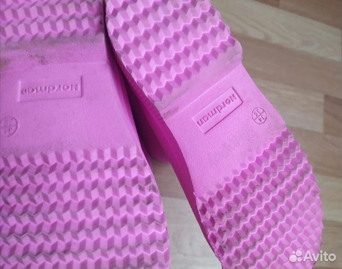 Плащ дождевик и резиновые сапоги