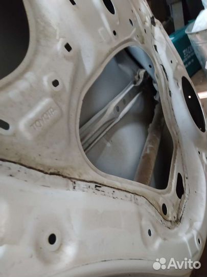 Задняя дверь toyota land cruiser 150