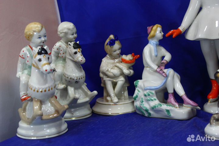 Коллекция фарфоровых статуэток Счастливое детство
