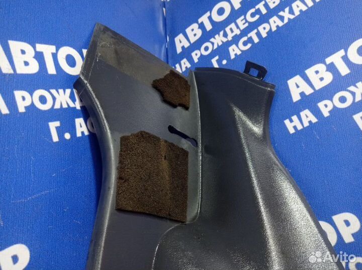 Обшивка задней стойки Chevrolet Lanos седан 2005