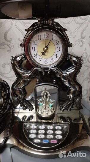 Настольная лампа-часы-телефон