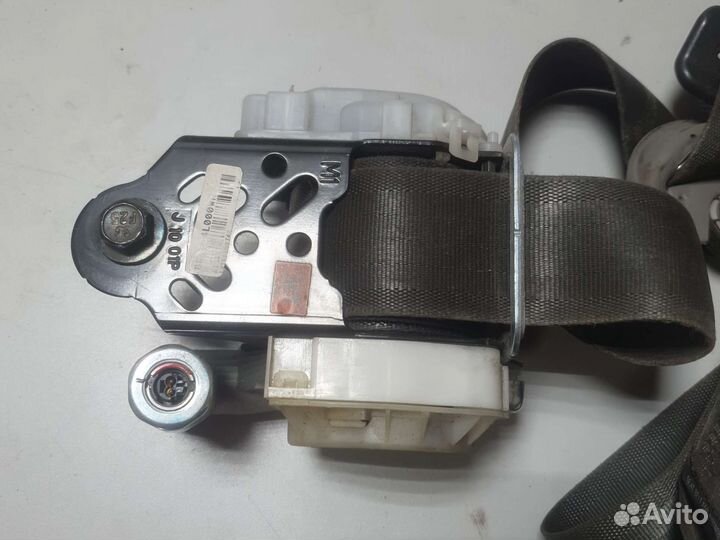 Передний левый ремень безопасности Kia Rio 3 11-17