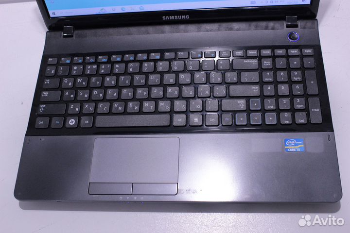 Ноутбук Samsung NP300E5C/i5/SSD240/Win 10