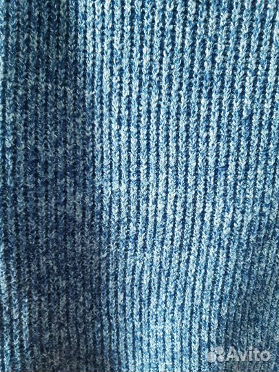 Свитер с воротником