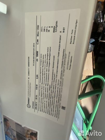 Холодильник indesit