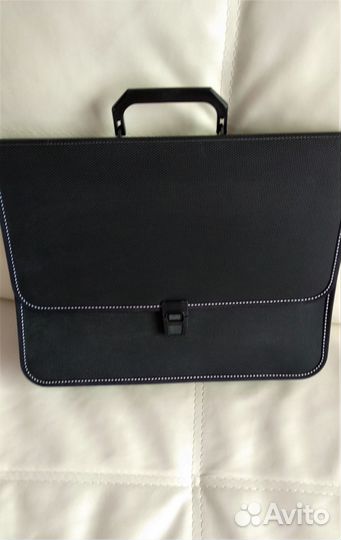 Парочка папок-портфелей для документов