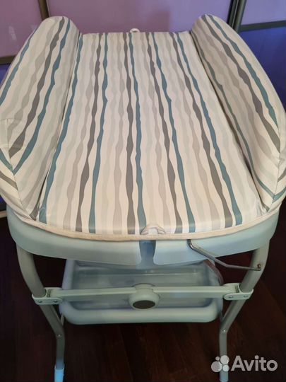 Пеленальный столик с ванночкой Chicco