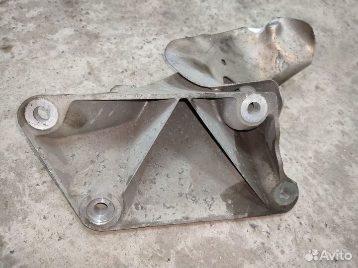 Подушка правая двигатель BMW N52B25