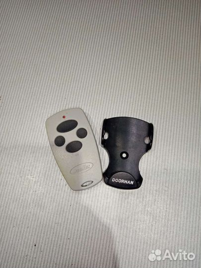 Пульт-брелок для ворот и шлагбаумов Apollo DoorHan