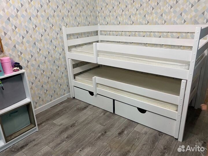 Детская двухярусная выдвижная кровать