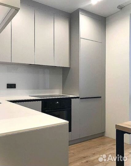 Кухня до потолка