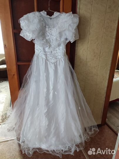 Свадебное платье 46 48 бу