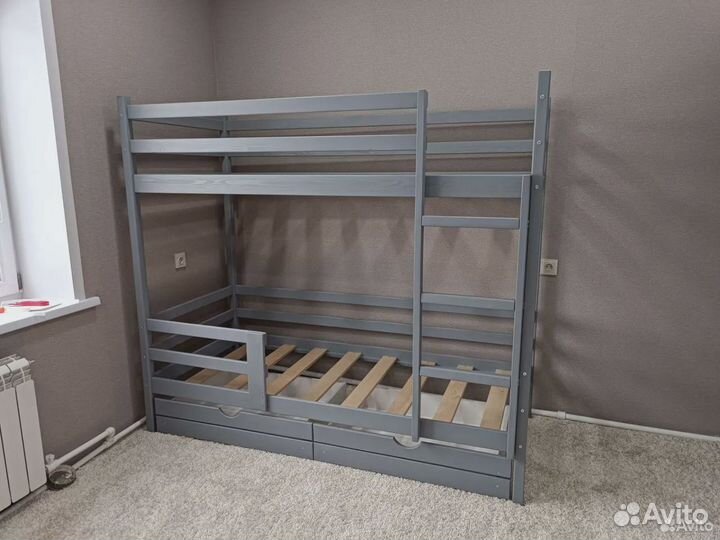 Кровать для двоих детей двухъярусная. Массив сосны