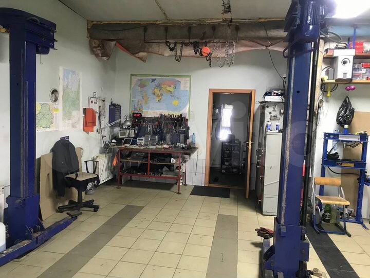 Гараж, > 30 м²