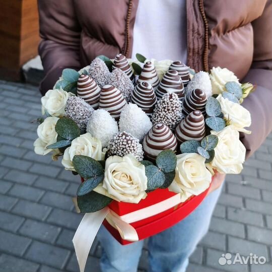 Съедобные букеты из клубники