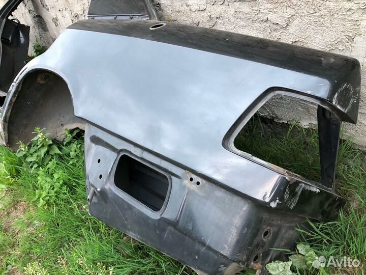 Задние крылья W124 седан Е320