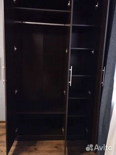 Шкаф с зеркалом