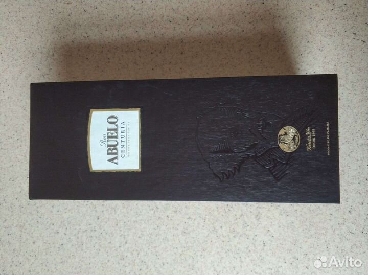 Коробка из под рома пустая