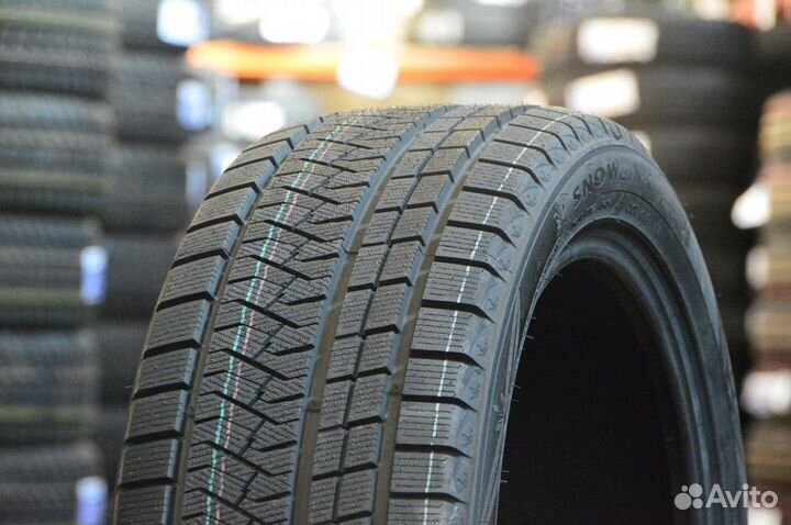 Triangle PL02 225/40 R18